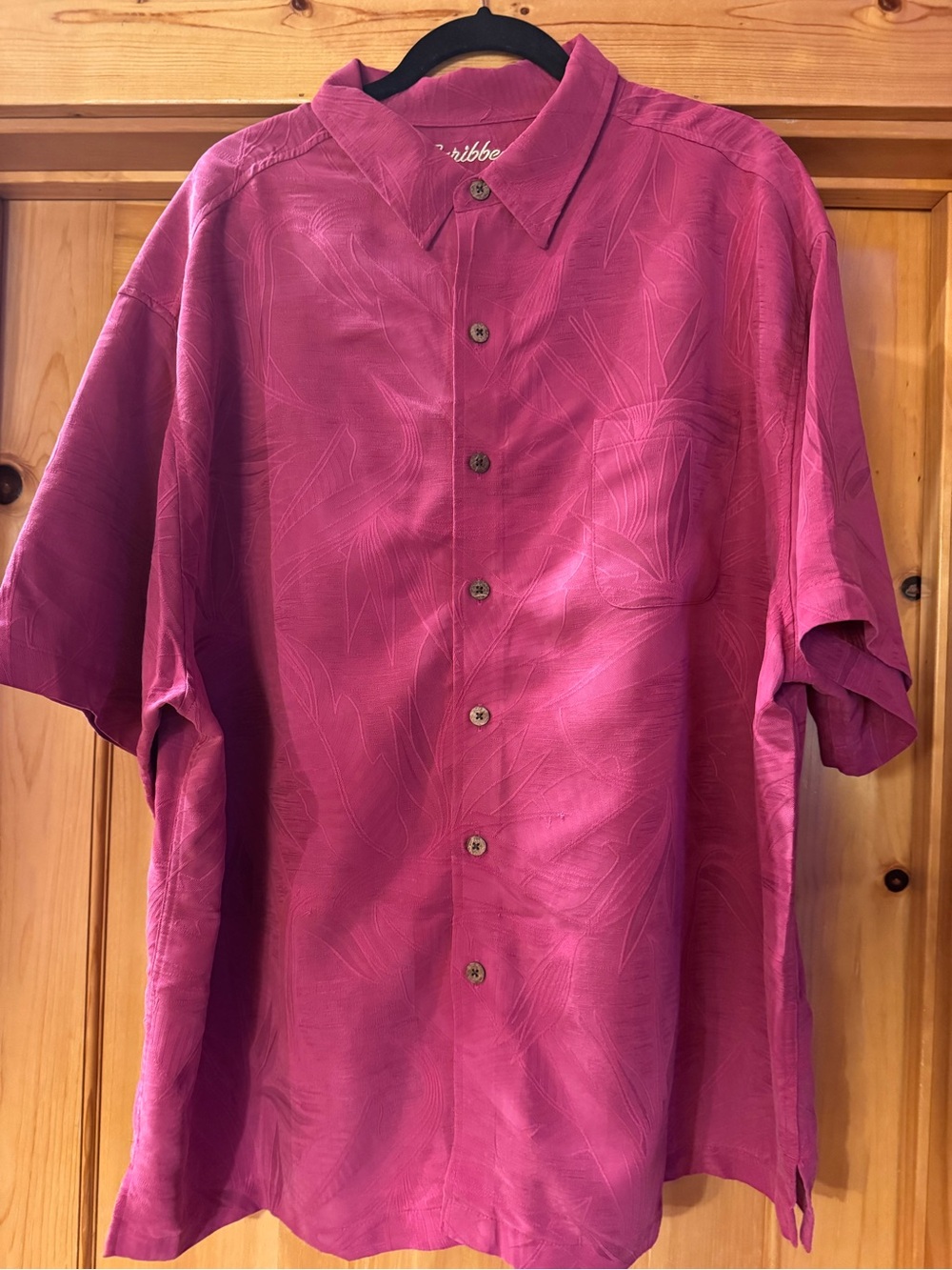 Caribbean Men's Short-Sleeve Button-Down Shirt in Magenta